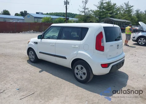 2013 Kia Soul z USA, uszkodzony, nr VIN KNDJT2A52D7768609